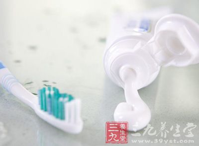 牙膏过多使用，小心口腔癌