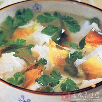 芫荽咸橄榄鱼片汤
