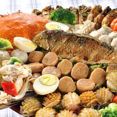 海鲜是一种含有嘌呤和苷酸两种成分的食物
