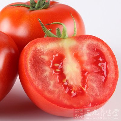 红柿吃新鲜的西红柿可以利尿及去除腿部疲惫