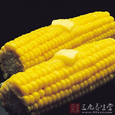 中医认为玉米性平味甘，入肝、肾、膀胱经