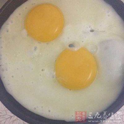 不要吃未煮熟的鸡蛋