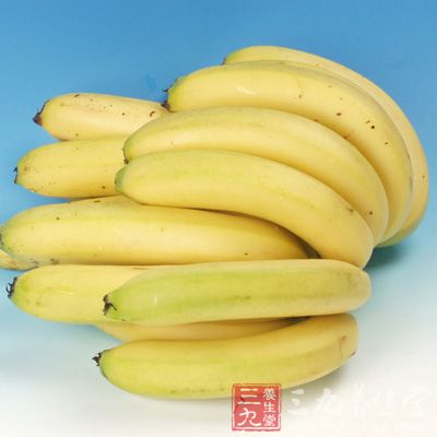 香蕉属高热量水果，据分析每100克果肉的发热量达91大卡