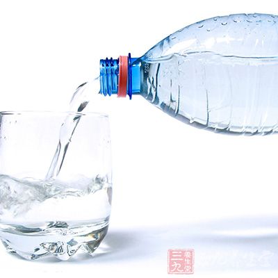 检查尿常规要注意饮水问题