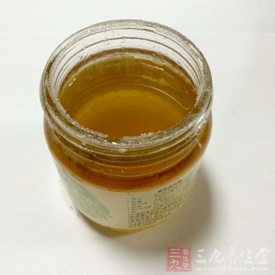 蜂蜜可以缓解咳嗽，改善睡眠