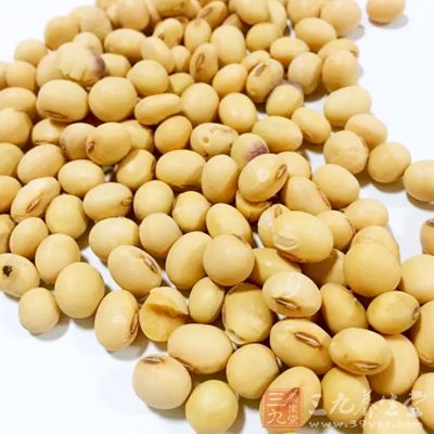 大豆含有丰富的维生素E，能破坏自由基的化学活性