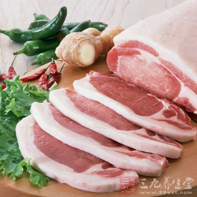 猪瘦肉500克，同炖至肉熟透