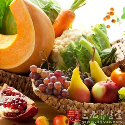 饮食大部分需以平淡为主，多吃富含膳食纤维的水果大概蔬菜