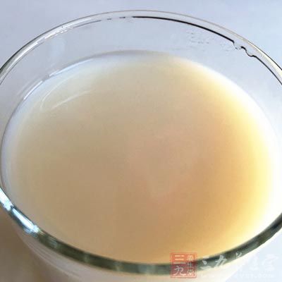 杏仁奶可以作为普通牛奶的代替品
