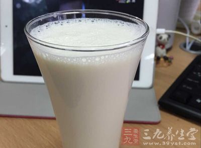 牛奶补钙可壮筋骨