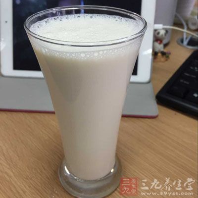 有很多人甚至有很多专家说，中国人牛奶不耐受