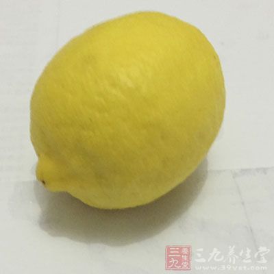 柠檬中富含有很丰富的维生素c