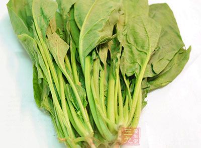 菠菜这种深绿色叶菜中的大量叶黄素，对于预防白内障有很大帮助