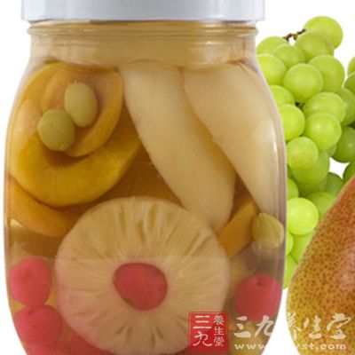 水果制品：葡萄干、含食盐及安息香酸的水果罐头或果汁、水果糖等