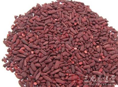 红曲，为曲霉科真菌红曲霉的菌丝体寄生在粳米上而成的红曲米