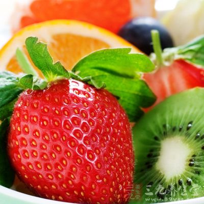 水果防治心血管病，并可阻遏强致癌物质亚硝胺的生长和癌细胞增生