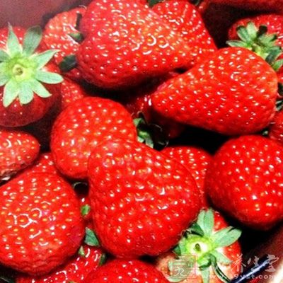 草莓在体内可吸附和阻止致癌化学物质的吸收
