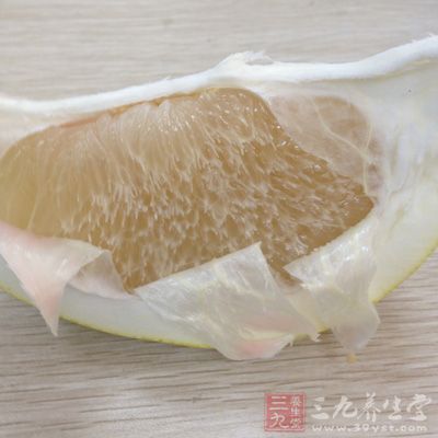 柚子所含的果胶不仅可以减少动脉壁的损坏,更可控制密度脂蛋白水平