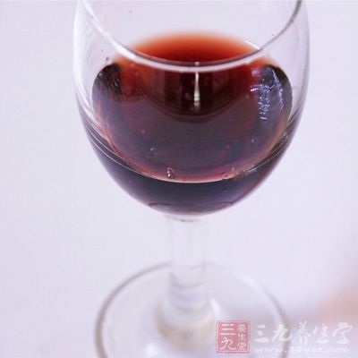 红酒有美容、防衰老的功效