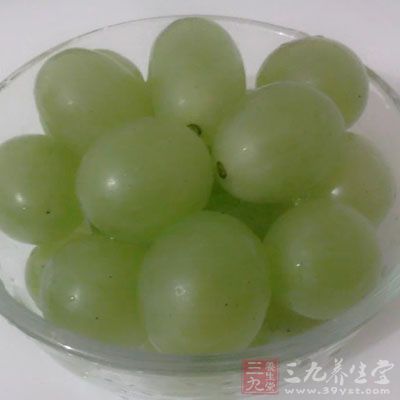 葡萄就是常见的水果之一