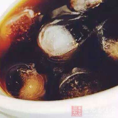 可乐等含咖啡因的饮品能让人体脱水