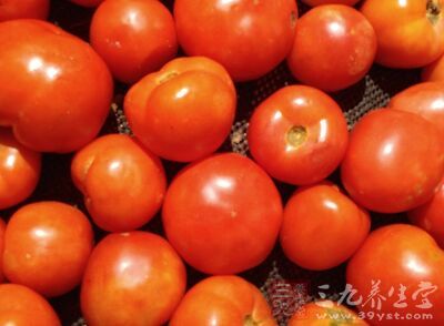 番茄通俗的叫法就是西红柿、洋柿子