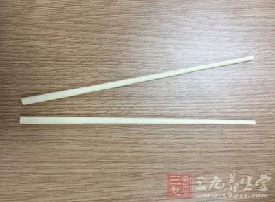 这就是我们常见的一次性筷子