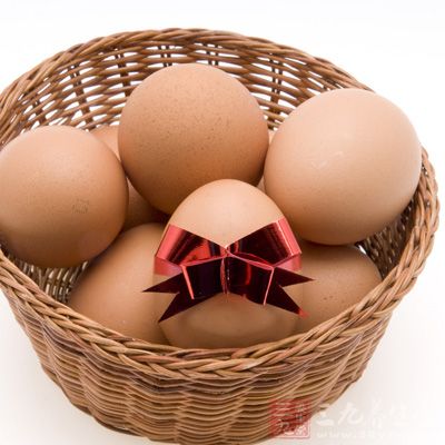 毛鸡蛋又叫死胎蛋，学名叫鸡胚蛋