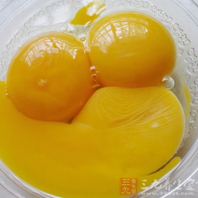 鸡蛋中含有细菌、霉菌和寄生虫卵等