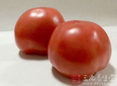西红柿含有丰富的维生素、矿物质、碳水化合物