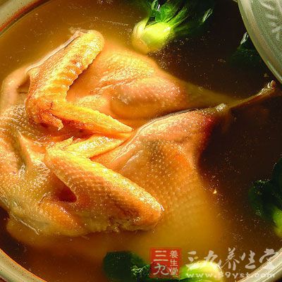 喝鸡汤能抑制咽喉及呼吸道炎症