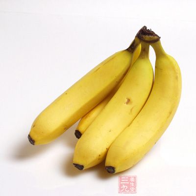 适当的吃些香蕉来补充体力