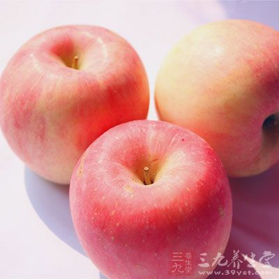 苹果肉中的果胶，可以清除血管中的胆固醇