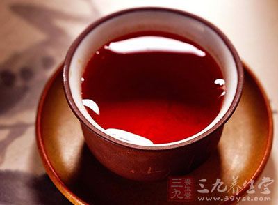 喝红茶能减少消化道中的有害细菌，具有预防腹泻和减少结肠结构损伤的作用