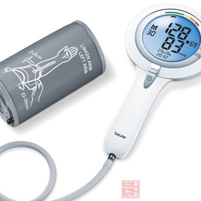 血压计一般分为传统的水银式血压计和电子式血压计两种