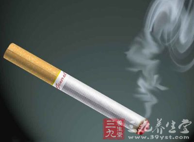 吸烟的人往往都有烟瘾，这主要是尼古丁长期作用的结果