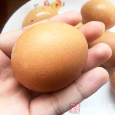 蛋壳颜色来自母鸡生殖道内的最后一个加工过程