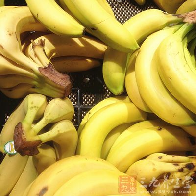 多吃香蕉还会因胃酸分泌大大减少而引起胃肠功能紊乱和情绪波动过大