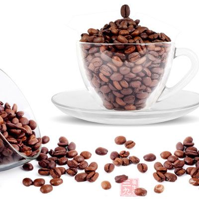 咖啡豆含有大约100种不同的物质，包括咖啡因、单宁酸、油和氮化合物等