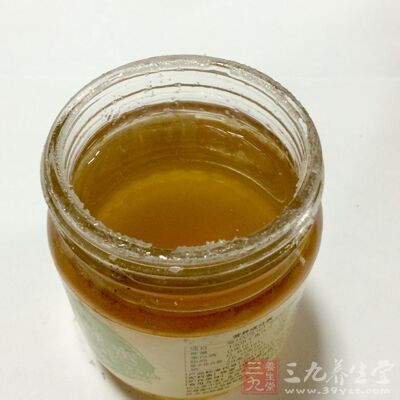 蜂蜜有补中益气、安五脏、合百药的功效