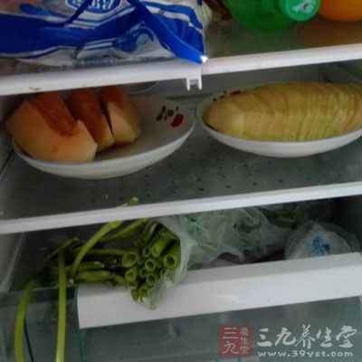 冰箱内经常有食材被保存很久