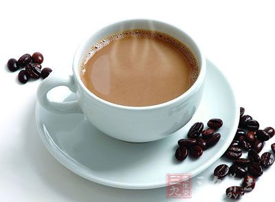 如果每天咖啡摄入量突然增加一杯或二杯，大脑较易出现血栓，其风险是不喝咖啡者的两倍