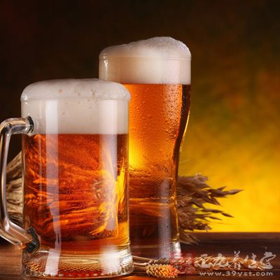有人认为啤酒能利尿，可防止尿结石的发生