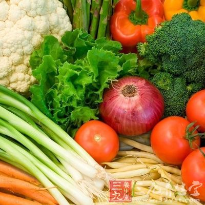 便秘时要多食纤维素成分多的蔬菜和水果