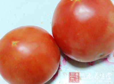 研究发现，早晨吃西红柿能够使其中的抗氧化物质番茄红素发挥更好的抗氧化功能
