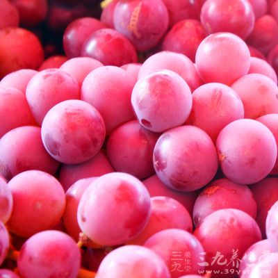 葡萄的皮和果实都是纯天然的化合物