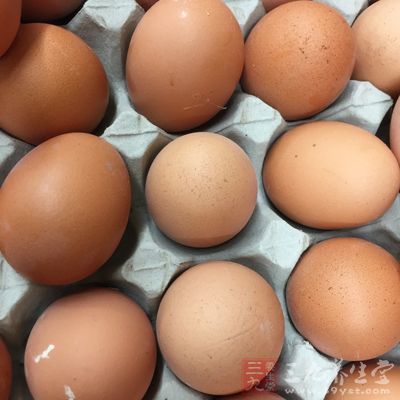 如何辨别人造鸡蛋