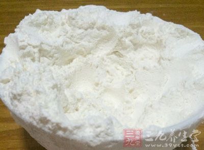 大米和面粉中多多少少都含有一些蛋白质