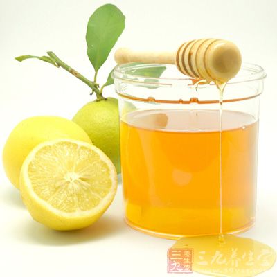 长期空腹喝蜂蜜水，容易使体内酸性增加