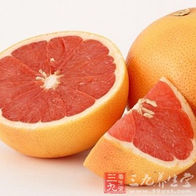 柚子性寒，味甘。含有多种营养物质
